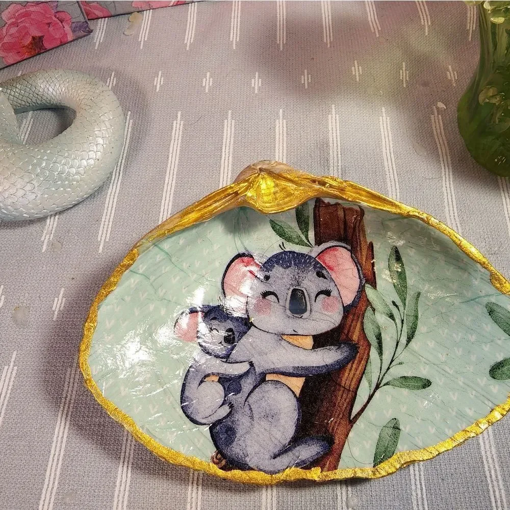 DECOUPAGE CLAM SHELL DECOUPAGE TRINKET DISH WITH KOALA BEAR AND BABY